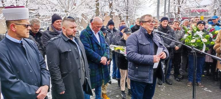 historijski čas održao Faruk aganović.jpg - Bugojno: U povodu Dana nezavisnosti održan historijski čas i odata počast poginulim borcima